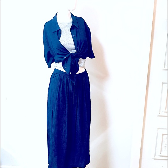 🏝Vacay Ready 2pc Skirt Set; Top & MIDI Skirt🏝 - Picture 12 of 16